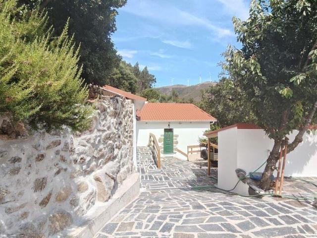 Casa / Villa T2 em Castanheira de Pêra e Coentral de 105,00 m²