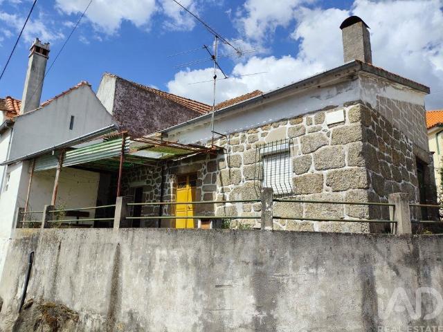 Casa / Villa T2 em Covas e Vila Nova de Oliveirinha de 64,55 m²