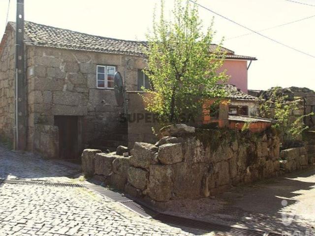 Casa / Villa T2 em Lagos da Beira e Lajeosa