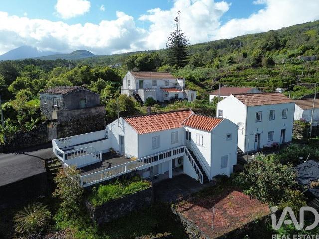 Casa / Villa T2 em Lajes do Pico de 120 m²