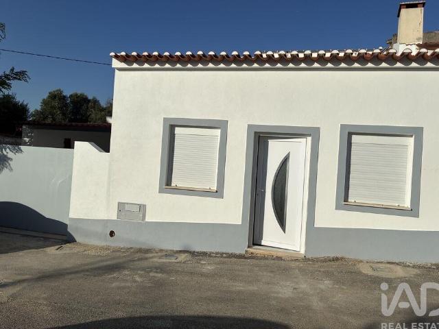 Casa / Villa T2 em Vila Nova da Rainha de 58 m²