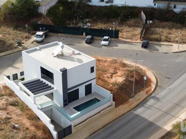 Casa / Villa T3 em Mexilhoeira Grande de 185,00 m² 185m² Mexilhoeira Grande