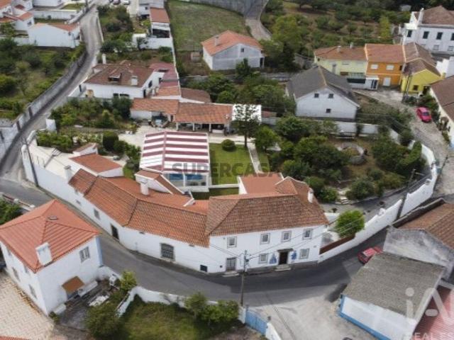 Casa / Villa T3 em Miragaia e Marteleira de 382,00 m²