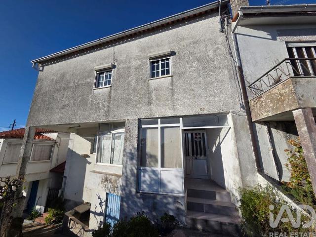 Casa / Villa T3 em Oliveira do Hospital e São Paio de Gramaços