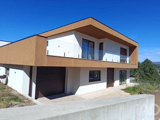 Casa / Villa T3 em Avessadas e Rosém de 246 m²
