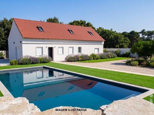 Casa / Villa T3 em Azeitão de 196,63 m² 196m² Azeitão São Lourenço e São Simão