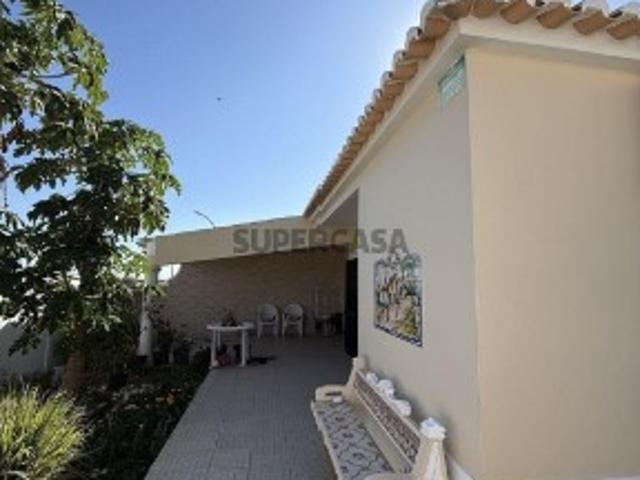 Casa / Villa T3 em Alcantarilha e Pêra de 186,00 m²