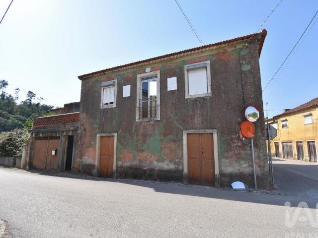 Moradia geminada T3 em Cumeeira de 60 m²