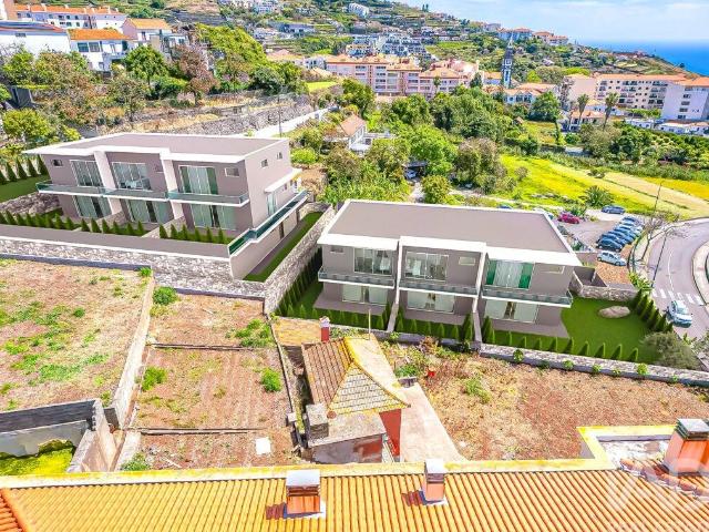 Casa / Villa T3 em Caniço de 185,00 m²