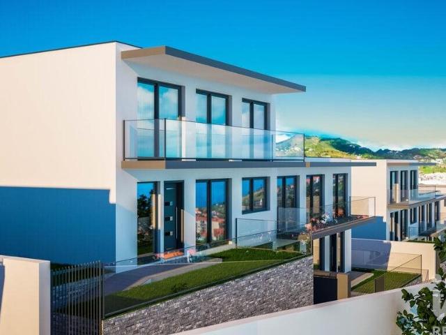 Casa / Villa T3 em Caniço de 221,00 m² 221m² Caniço