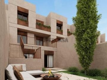 Casa / Villa T3 em Castêlo Da Maia de 325,00 m²