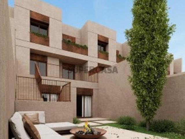 Casa / Villa T3 em Castêlo Da Maia de 325,00 m²