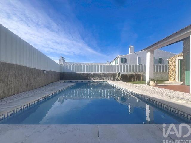 Casa / Villa T3 em Carvoeira de 180,00 m²