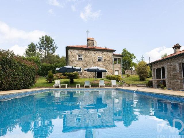 Casa / Villa T3 em Cornes de 309,00 m² 309m² Cornes