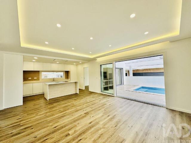 Casa / Villa T3 em Fernão Ferro de 130,00 m² 130m² Quinta Do Conde