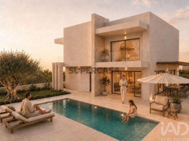 Casa / Villa T3 em Luz de Tavira e Santo Estêvão de 280,00 m²