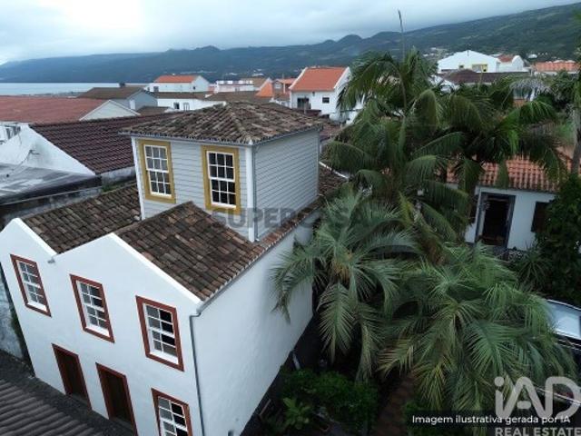 Casa / Villa T3 em Lajes do Pico de 90 m²
