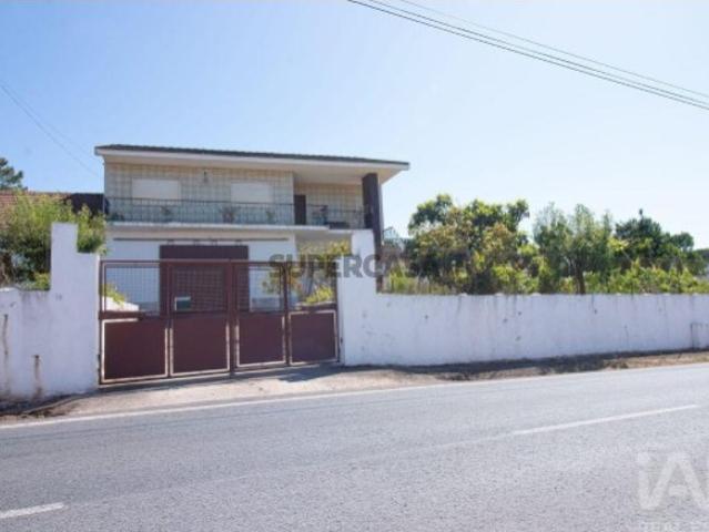 Casa / Villa T3 em Lamas e Cercal de 430 m²