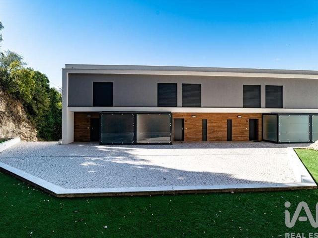 Casa / Villa T3 em Leiria, Pousos, Barreira e Cortes de 278. 278m² Leiria, Pousos, Barreira e Cortes