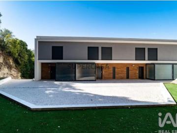 Casa / Villa T3 em Leiria, Pousos, Barreira e Cortes de 314,00 m²