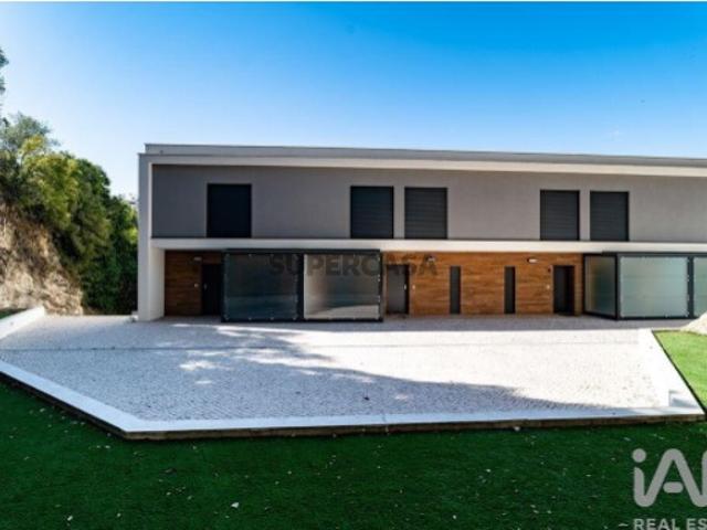 Casa / Villa T3 em Leiria, Pousos, Barreira e Cortes de 314,00 m²