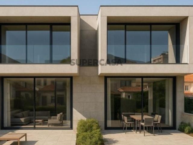 Casa / Villa T3 em Lordelo Do Ouro E Massarelos de 164,00 m²