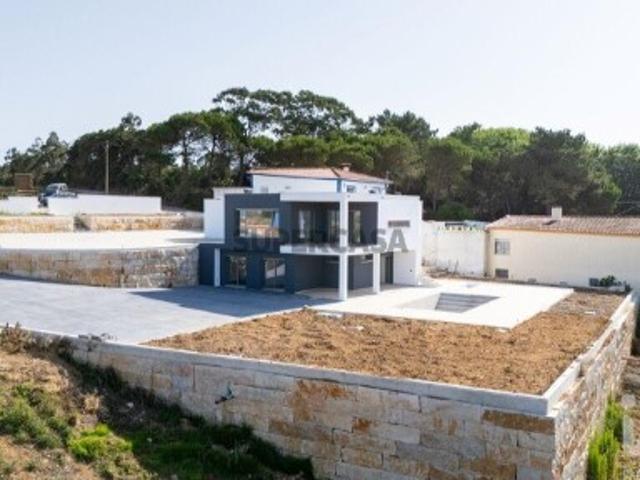 Casa / Villa T3 em Lourinhã e Atalaia de 353,00 m²