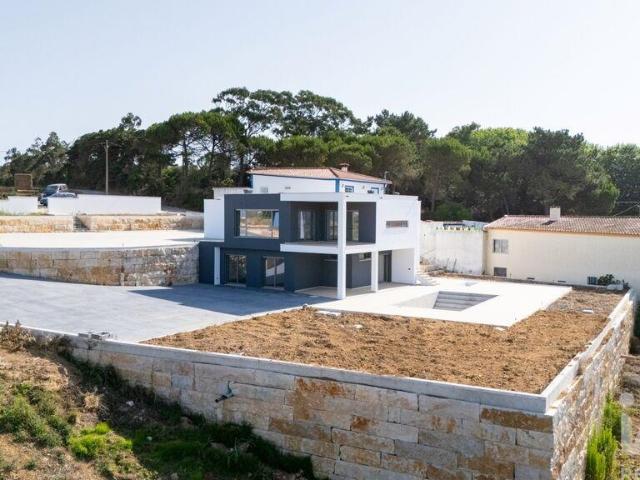 Casa / Villa T3 em Lourinhã e Atalaia de 353,00 m²