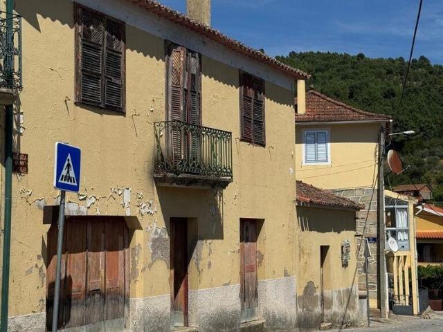 Casa / Villa T3 em Pinheiros e Vale de Figueira de 120,2 m²