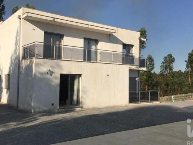 Casa / Villa T3 em Refóios do Lima de 185,00 m²