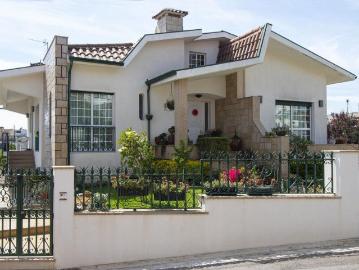 Casa / Villa T3 em Ribeirão de 210,00 m² 210m² Ribeirão