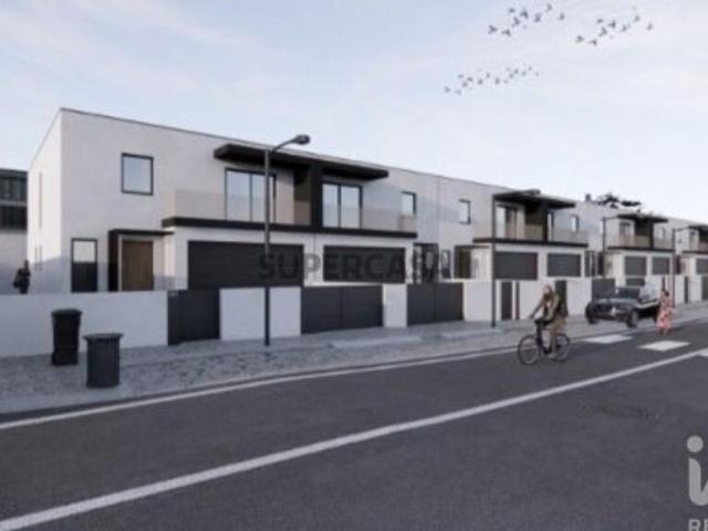 Casa / Villa T3 em Santa Maria da Feira, Travanca, Sanfins e Espargo de 241,00 m²