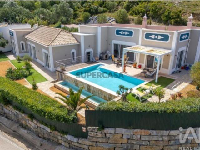Casa / Villa T3 em Santa Bárbara de Nexe