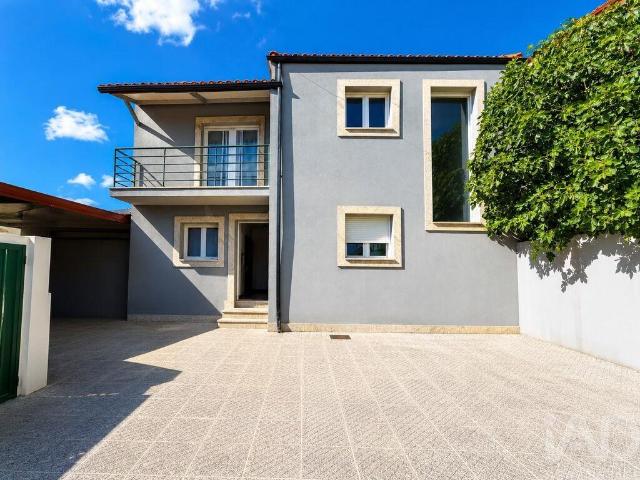 Casa / Villa T3 em Santa Cruz de 200 m²