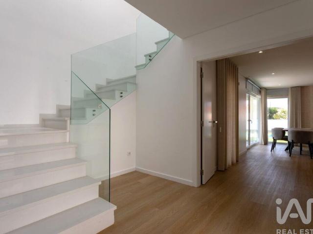 Casa / Villa T3 em Tornada e Salir do Porto de 210,00 m²