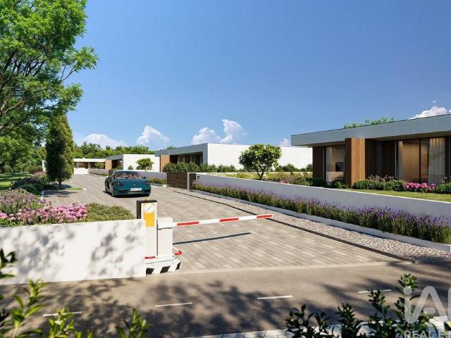 Casa / Villa T3 em Tornada e Salir do Porto de 225,00 m² 225m² Tornada e Salir do Porto