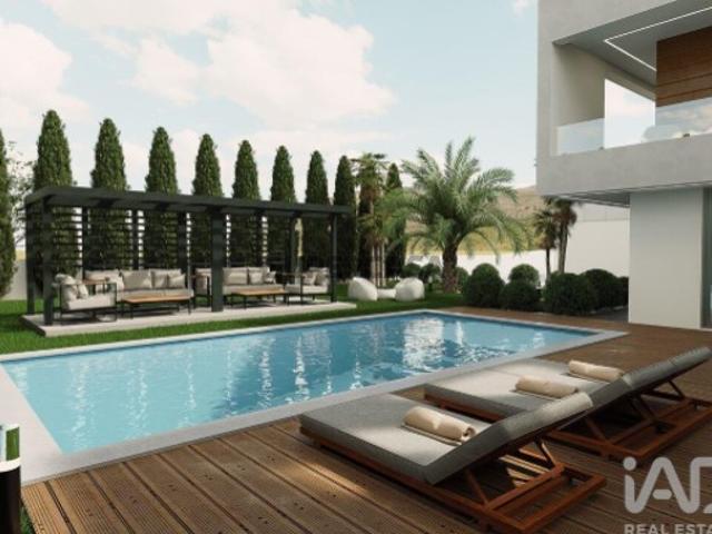 Casa / Villa T3 em Usseira de 218,00 m²