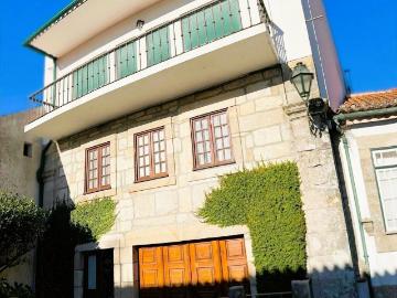 Casa / Villa T4 em Vouzela e Paços de Vilharigues de 210,00. 210m² Vouzela e Paços de Vilharigues