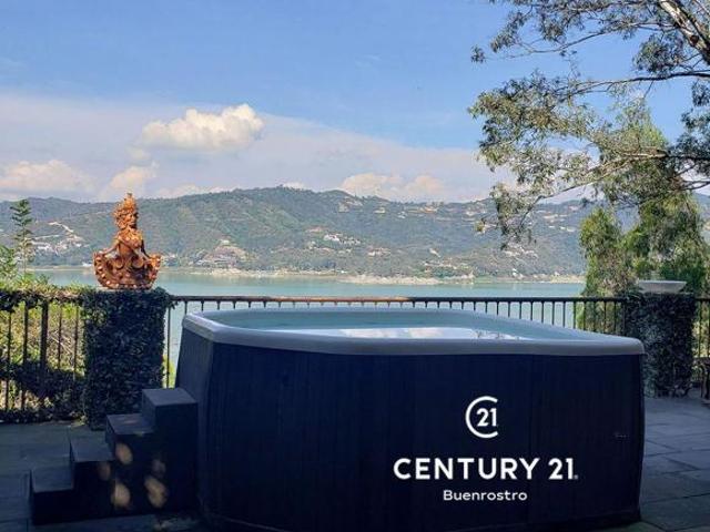 CASA VISTA AL LAGO EN VENTA, VALLE DE BRAVO, REMATE