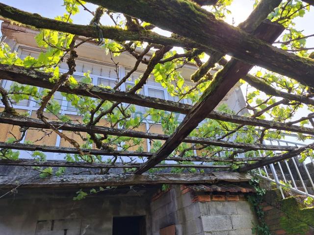 CASA Y ALMACEN EN PORQUEIRA