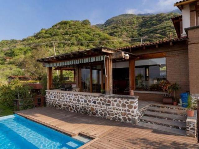 Casa con 2393 m² de superficie de terreno y 4 recámaras en venta en Jocotepec