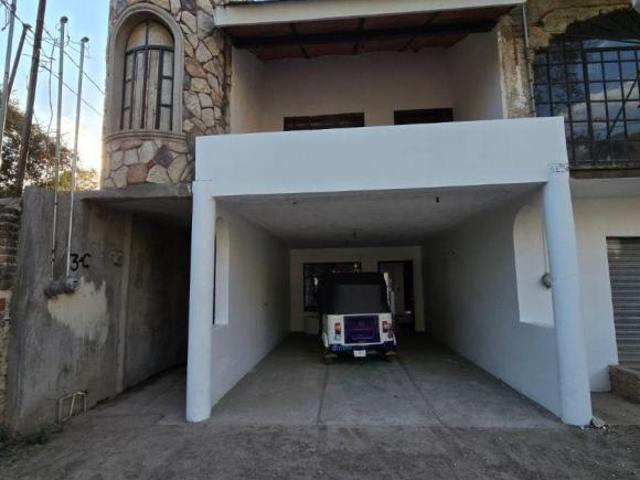 CASA Y DOS DEPARTAMENTOS EN VENTA EN TLAJOMULCO CENTRO