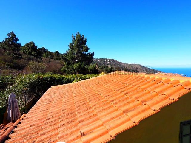 Casa y finca tradicional canaria en Icod de los Vinos al nor. 100m² Icod