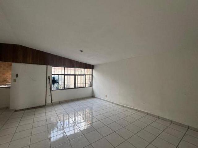 Casa y Local Comercial de 108 m² con 2 recámaras en venta en Salamanca, Av del Tranajo