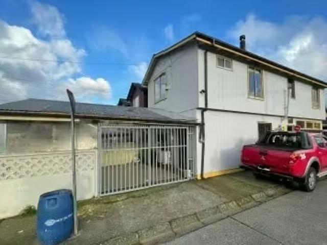 Casa y local comercial en los conquistadores valdivia | 3 dormitorios por 140000. 00 en Valdivia