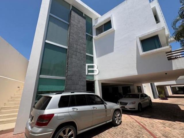 Casa zona Cumbres Cancún en Venta