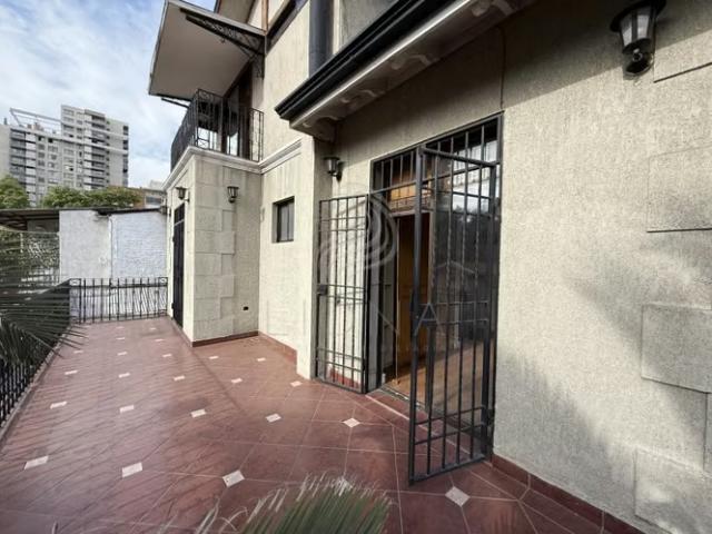 Casa ÑUÑOA NORTE | 8 dormitorios por 21000.00 en Ñuñoa