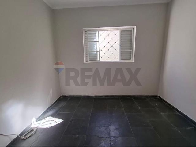 Casa 02 dormitórios para locação no Jardim Glória