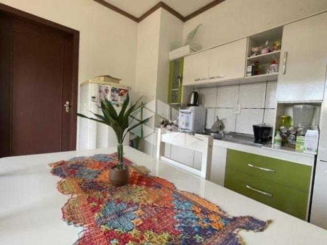 CASA 03 DORMITÓRIOS COM PISCINA PRÓXIMA AO CENTRO