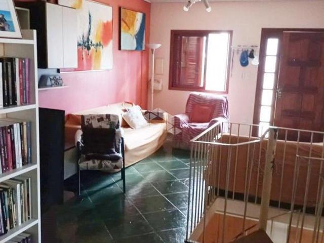 casa 03 dormitórios e 02 vagascom 200m² vila Ipiranga